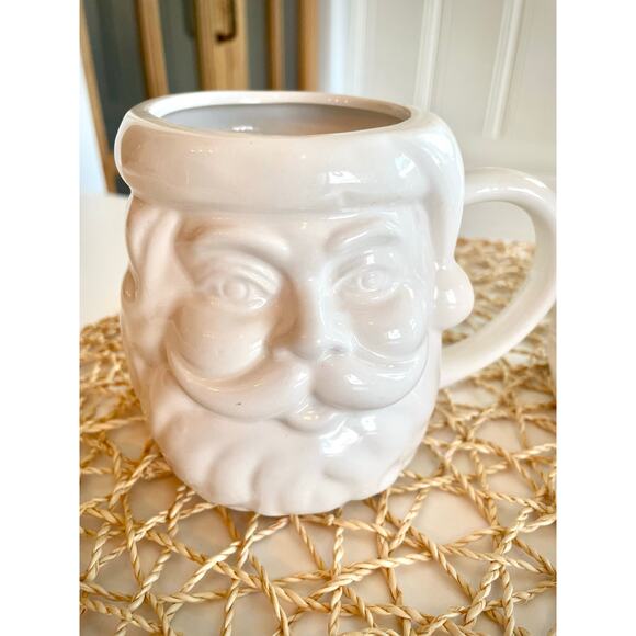 Set of 2 White Earthenware Santa Mugs Vintage Design - Picture 2 of 5